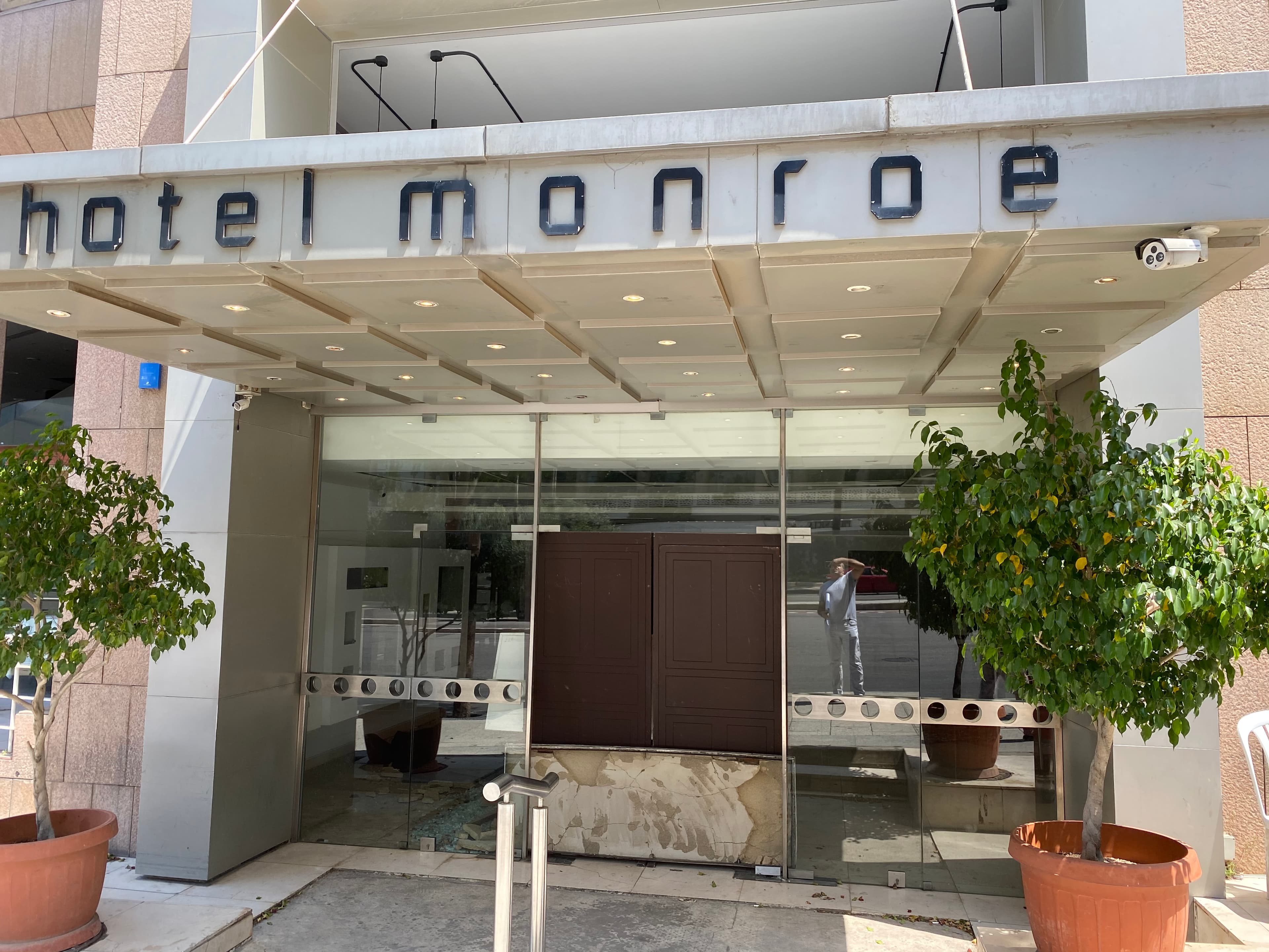 Hotel Monroe Aluminum Doors and Window Rehabilitation